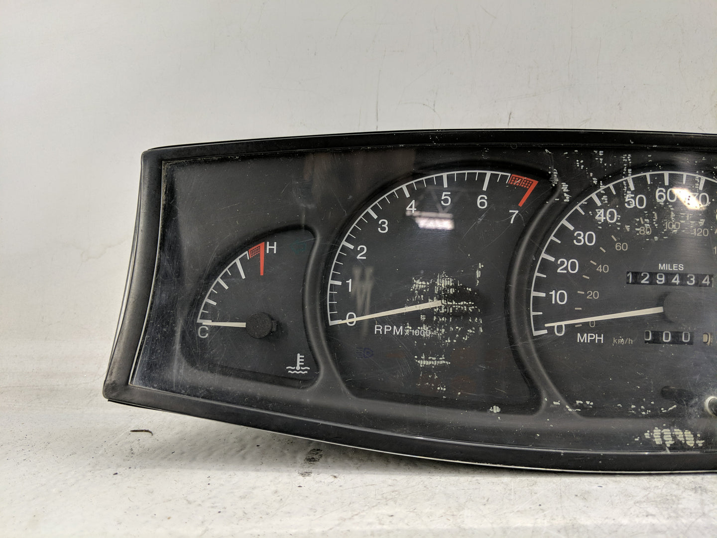 1997-1999 Cadillac Catera Instrument Cluster Speedometer Gauges Fits Fits 1997 1998 1999 OEM Used Auto Parts - Oemusedautopa