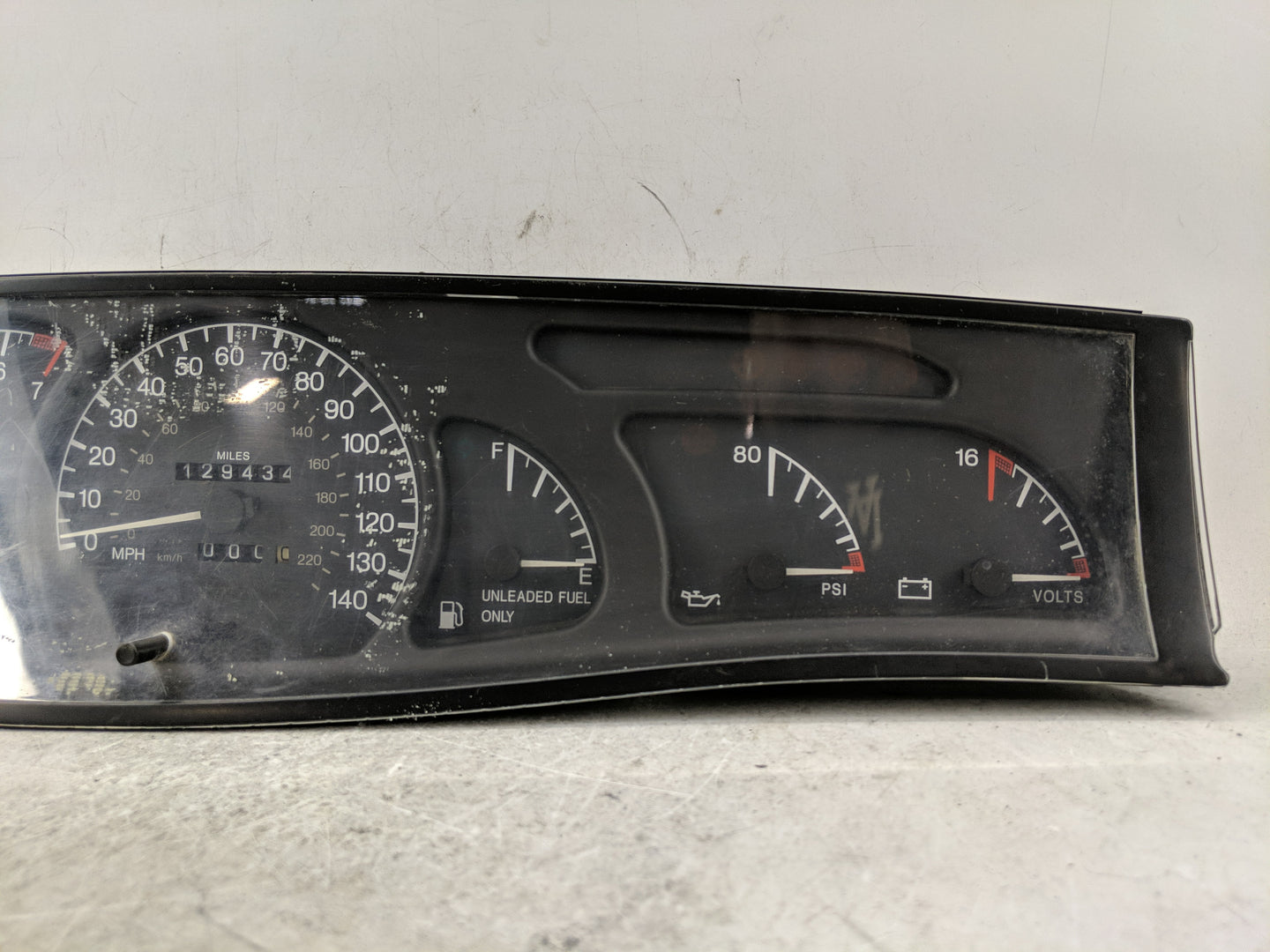 1997-1999 Cadillac Catera Instrument Cluster Speedometer Gauges Fits Fits 1997 1998 1999 OEM Used Auto Parts - Oemusedautopa