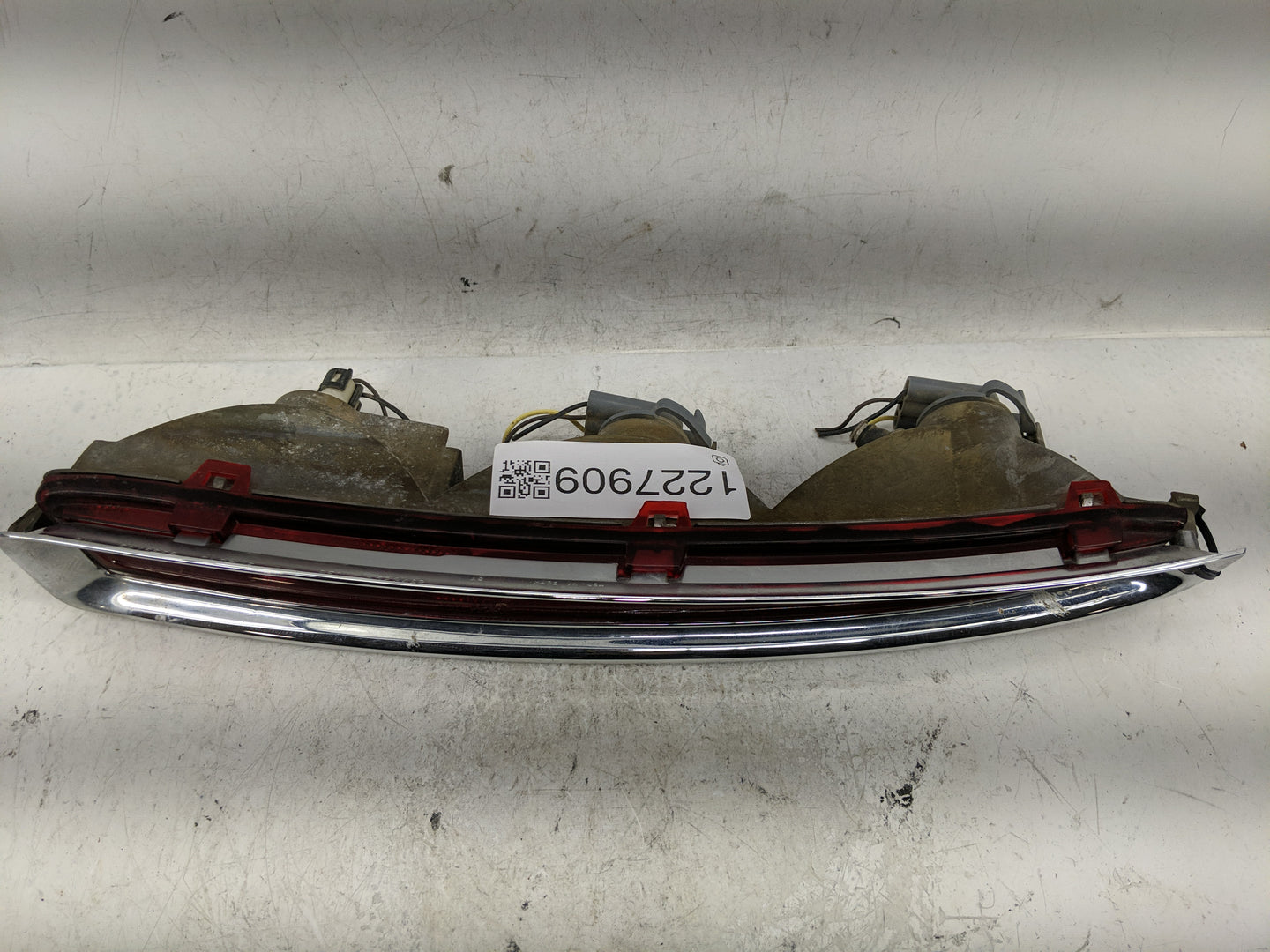 1994-1999 Cadillac Deville Tail Light Assembly Passenger Right OEM Fits Fits 1994 1995 1996 1997 1998 1999 OEM Used Auto Par