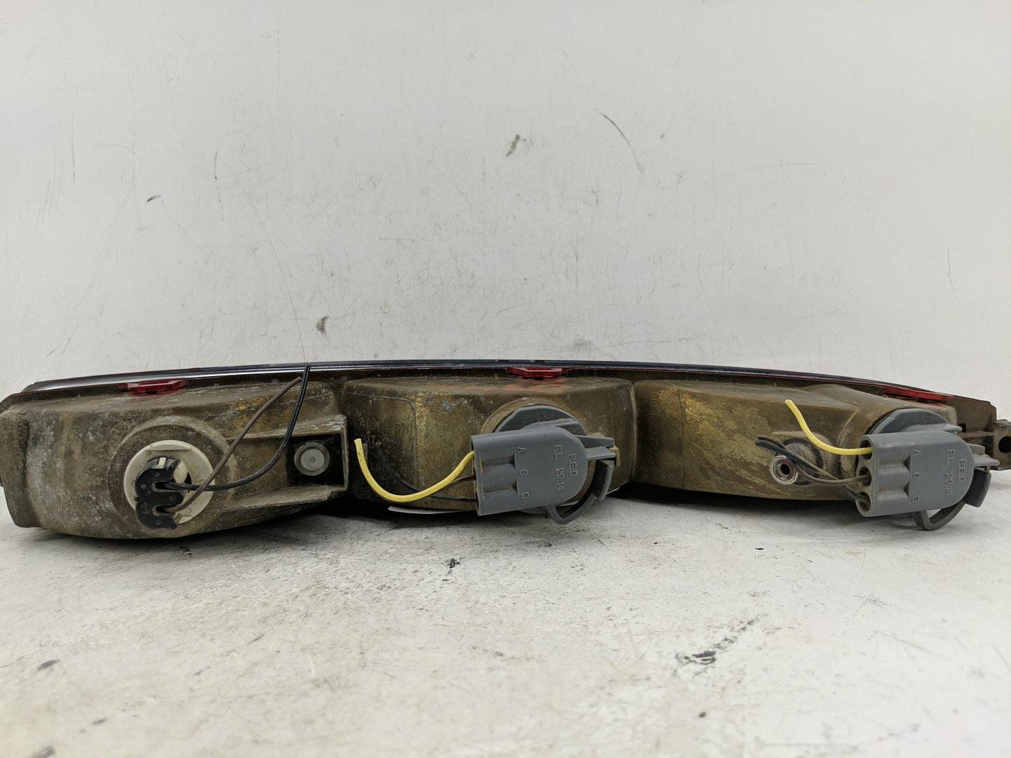 1994-1999 Cadillac Deville Tail Light Assembly Passenger Right OEM Fits Fits 1994 1995 1996 1997 1998 1999 OEM Used Auto Par
