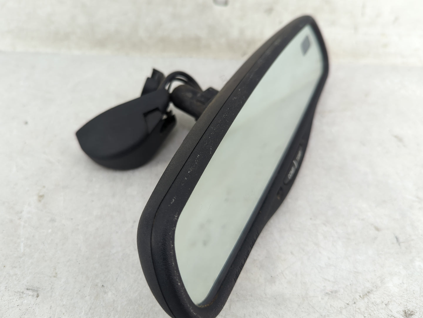 1999 Cadillac Escalade Interior Rear View Mirror Replacement OEM P/N:E11015308 Fits OEM Used Auto Parts - Oemusedautoparts1.