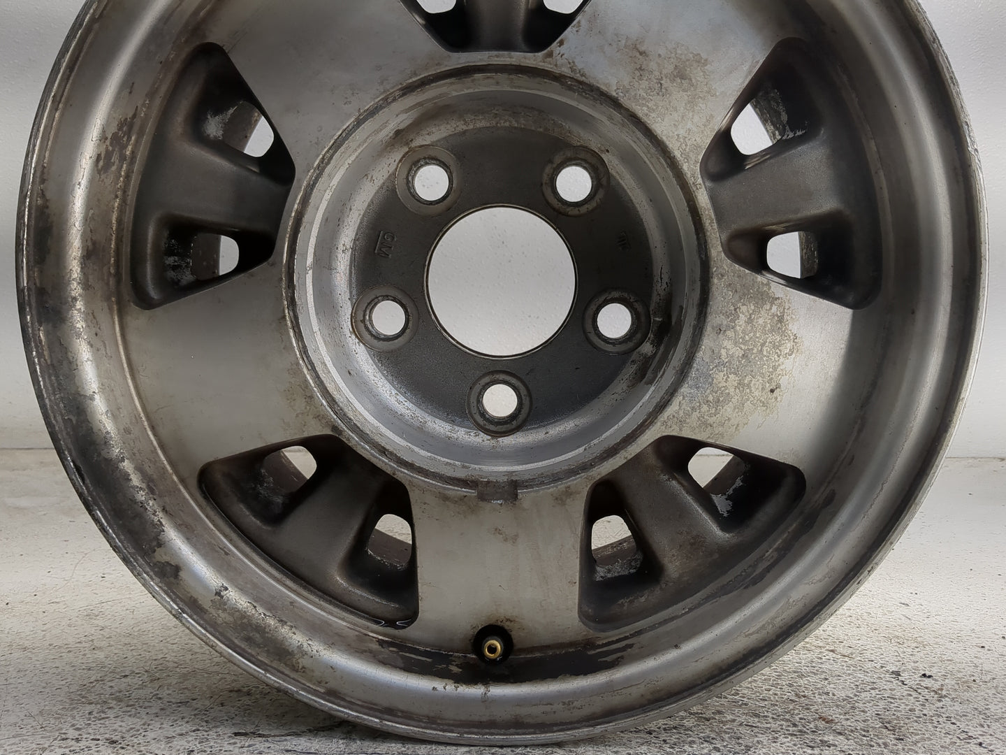 Chevrolet 1500 Oem Wheel Rim 1318332 - Oemusedautoparts1.com