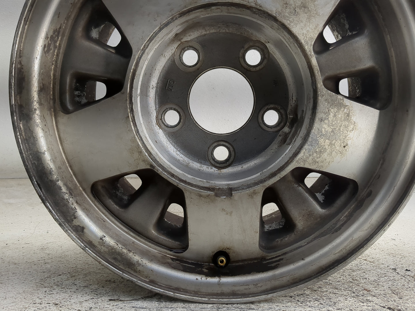 Chevrolet 1500 Oem Wheel Rim 1318332 - Oemusedautoparts1.com