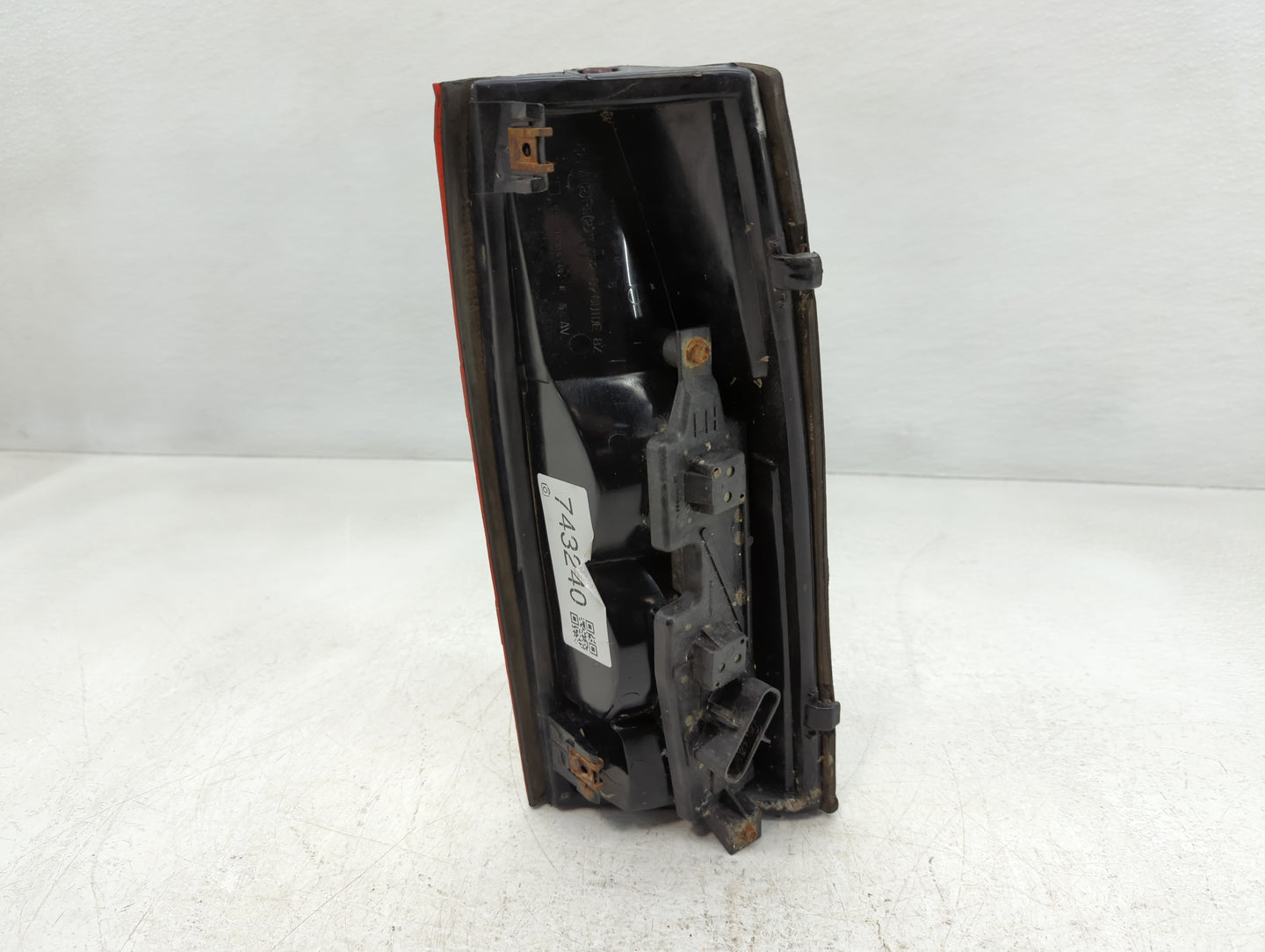 1999 Chevrolet 1500 Tail Light Assembly Driver Left OEM P/N:16506349 Fits Fits 1992 1993 1994 1995 1996 1997 1998 2000 OEM U