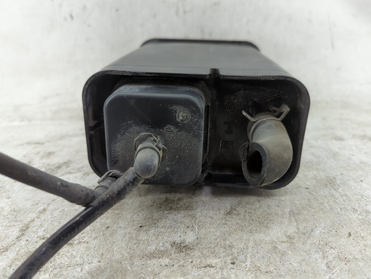 1999 Chevrolet Astro Fuel Vapor Charcoal Canister - Oemusedautoparts1.com