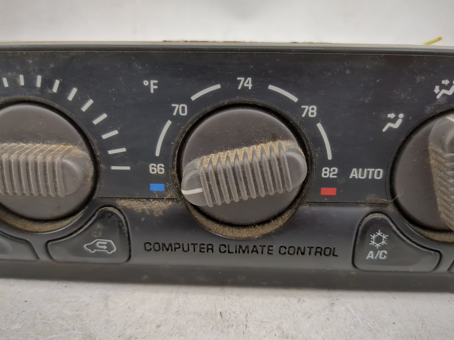 1999 Chevrolet Blazer Climate Control Module Temperature AC/Heater Replacement P/N:16247335 Fits OEM Used Auto Parts - Oemus