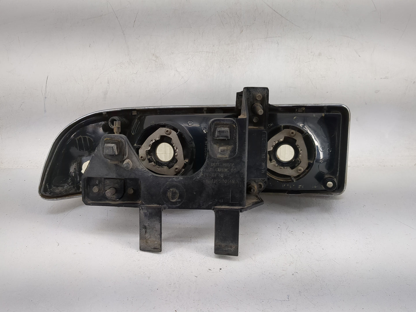 1999 Chevrolet Blazer Passenger Right Oem Head Light Headlight Lamp 1481252 - Oemusedautoparts1.com