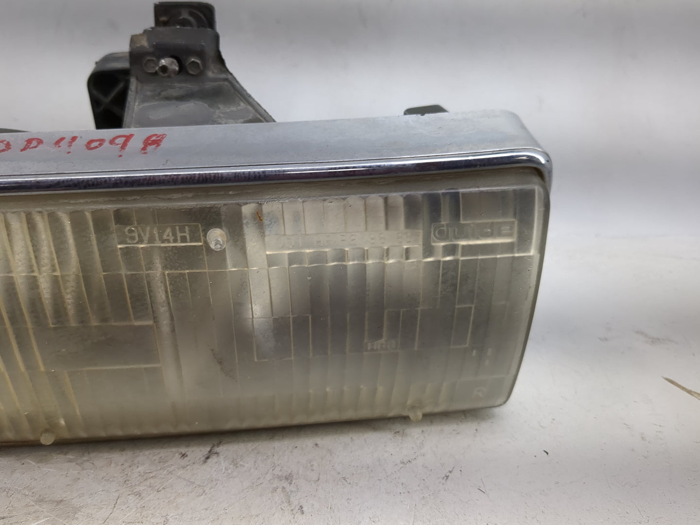 1999 Chevrolet Blazer Passenger Right Oem Head Light Headlight Lamp - Oemusedautoparts1.com