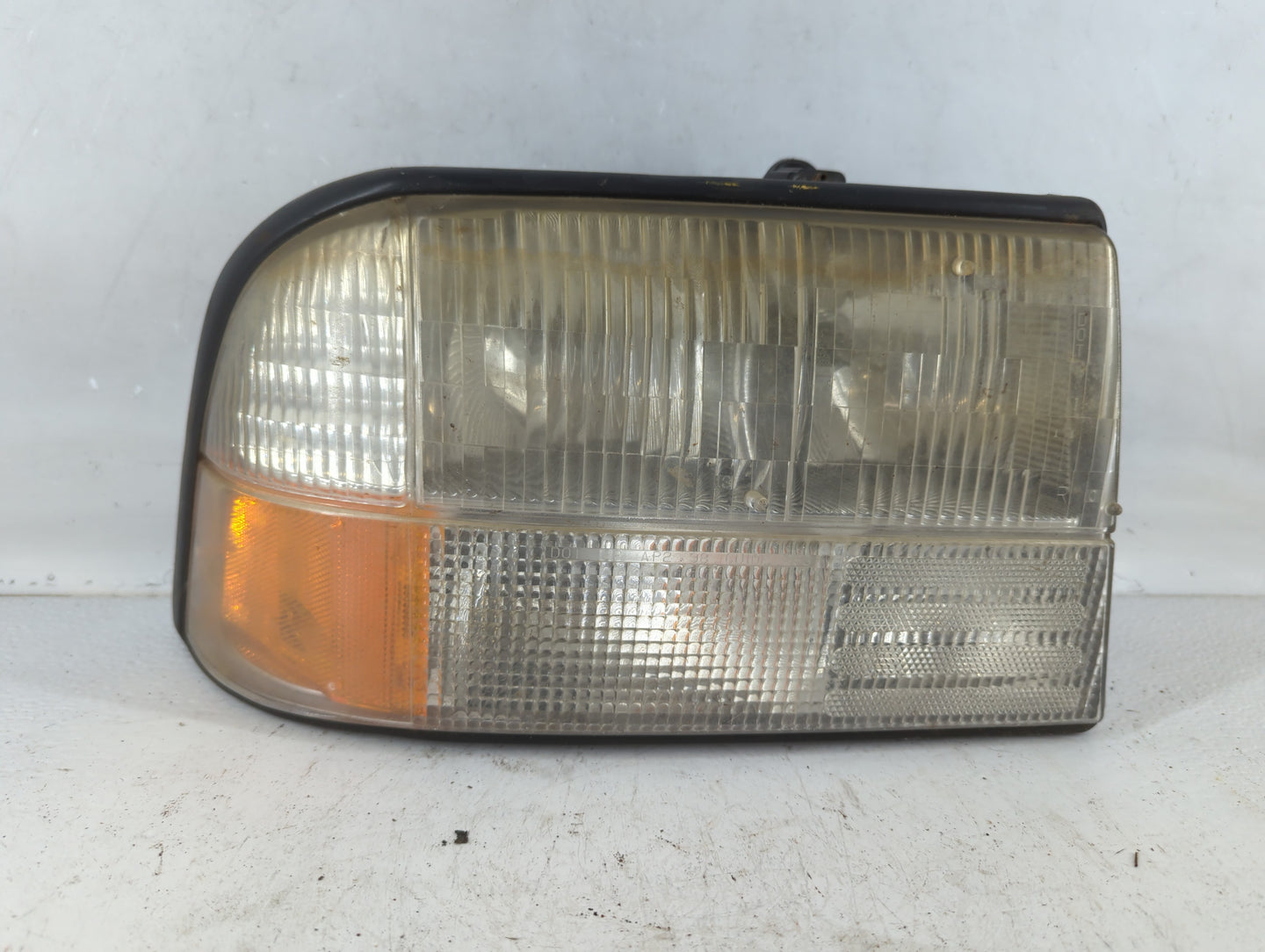 1998-2005 Chevrolet Blazer Passenger Right Oem Head Light Headlight Lamp - Oemusedautoparts1.com