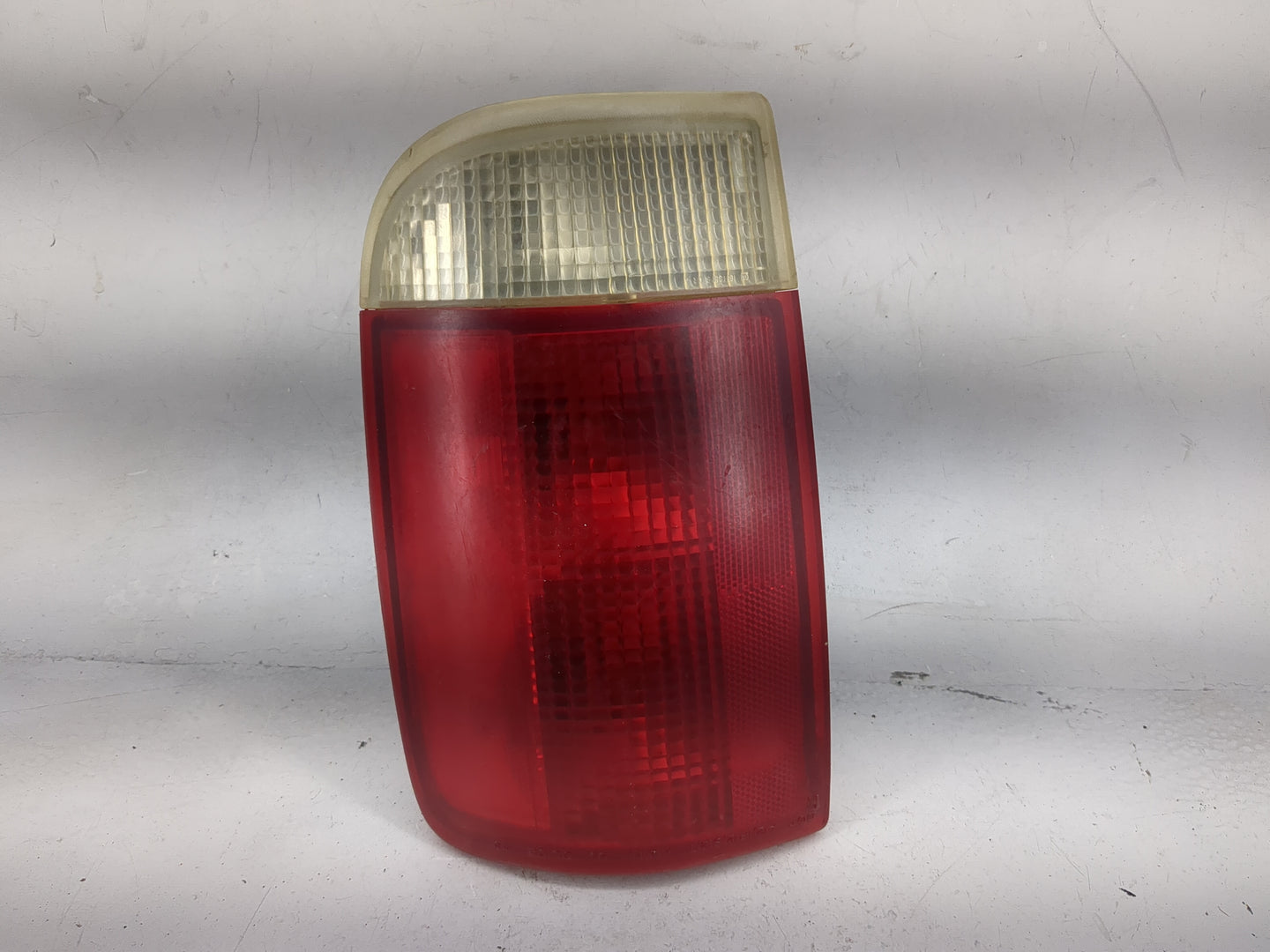 1999 Chevrolet Blazer S10 Tail Light Assembly Passenger Right OEM P/N:16518500 Fits OEM Used Auto Parts - Oemusedautoparts1.