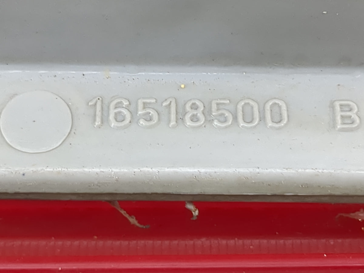 1999 Chevrolet Blazer S10 Tail Light Assembly Passenger Right OEM P/N:16518500 Fits OEM Used Auto Parts - Oemusedautoparts1.