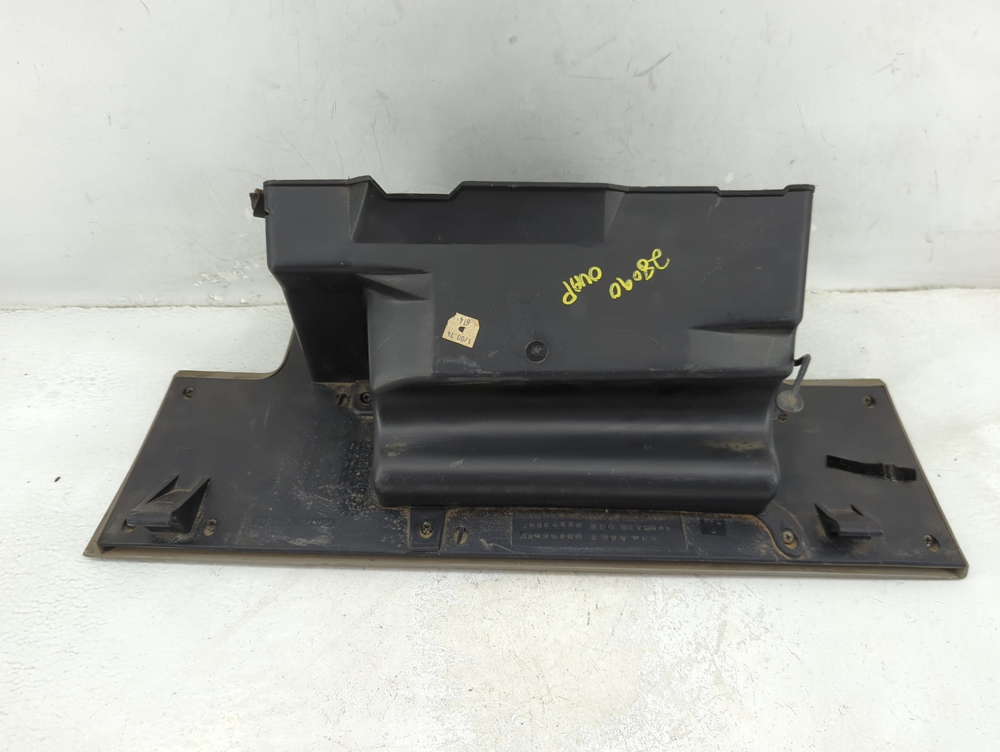 1999 Chevrolet Ck Passenger Glove Box Door Storage Compartment - Oemusedautoparts1.com