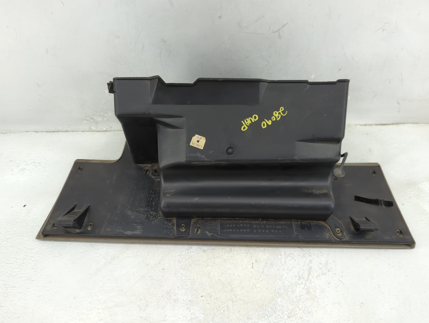 1999 Chevrolet Ck Passenger Glove Box Door Storage Compartment - Oemusedautoparts1.com