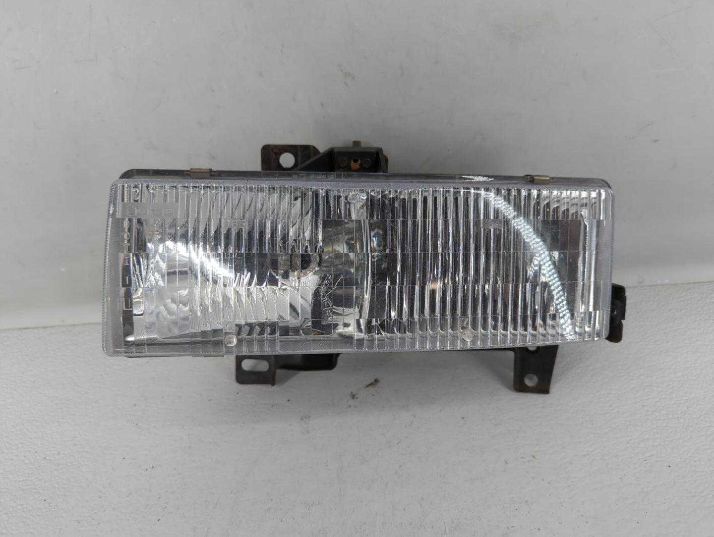 1996 Chevrolet Express 1500 Driver Left Oem Head Light Headlight Lamp - Oemusedautoparts1.com
