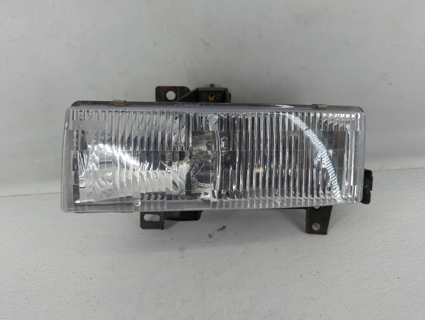 1996 Chevrolet Express 1500 Driver Left Oem Head Light Headlight Lamp - Oemusedautoparts1.com