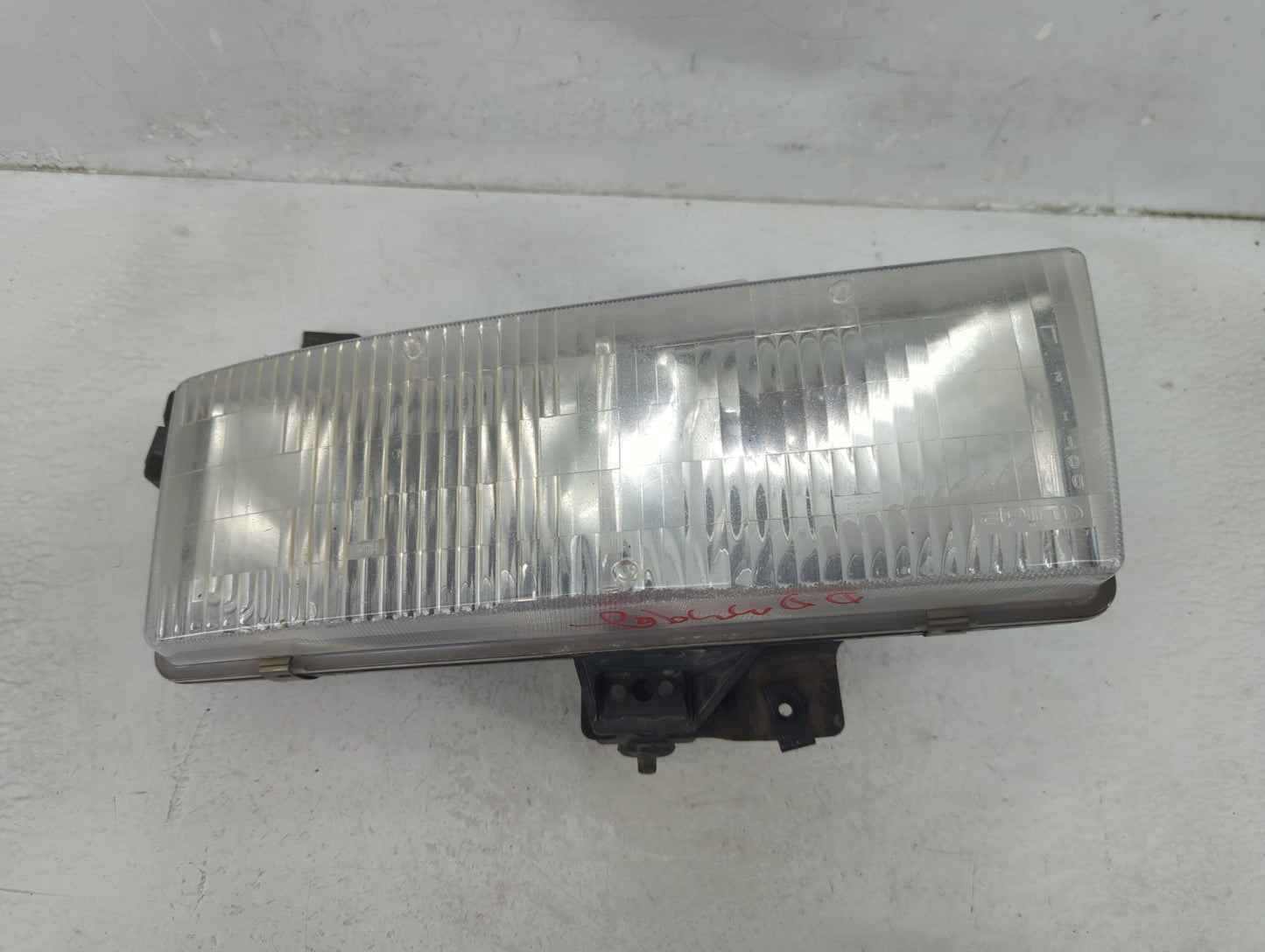 1996 Chevrolet Express 2500 Driver Left Oem Head Light Headlight Lamp - Oemusedautoparts1.com