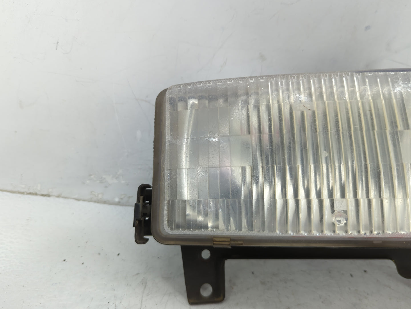 1996-1999 Chevrolet Express 2500 Tail Light Assembly Passenger Right OEM Fits Fits 1996 1997 1998 1999 OEM Used Auto Parts -