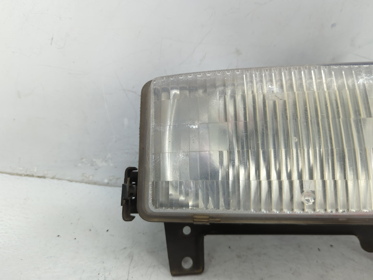 1996-1999 Chevrolet Express 2500 Tail Light Assembly Passenger Right OEM Fits Fits 1996 1997 1998 1999 OEM Used Auto Parts -