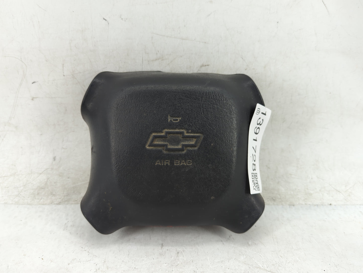 1998-2000 Chevrolet Express 2500 Air Bag Driver Left Steering Wheel Mounted Fits Fits 1998 1999 2000 OEM Used Auto Parts - O