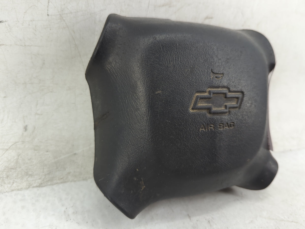 1998-2000 Chevrolet Express 2500 Air Bag Driver Left Steering Wheel Mounted Fits Fits 1998 1999 2000 OEM Used Auto Parts - O