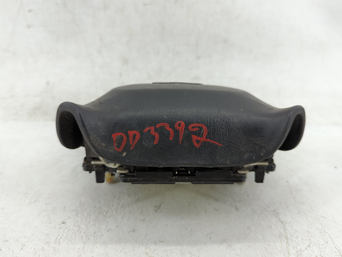 1998-2000 Chevrolet Express 2500 Air Bag Driver Left Steering Wheel Mounted Fits Fits 1998 1999 2000 OEM Used Auto Parts - O