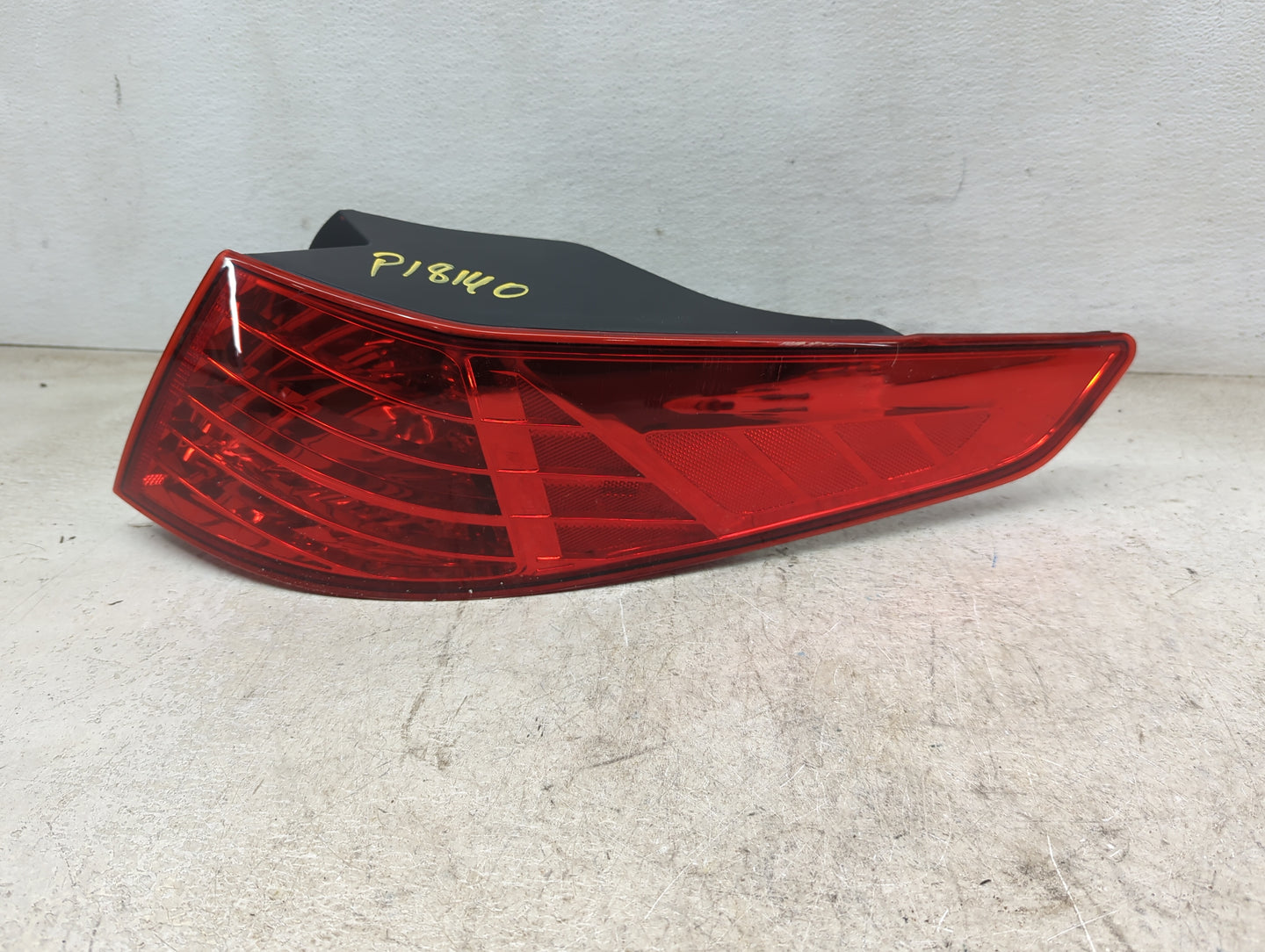 1999 Chevrolet Express 2500 Tail Light Assembly Passenger Right OEM Fits OEM Used Auto Parts - Oemusedautoparts1.com