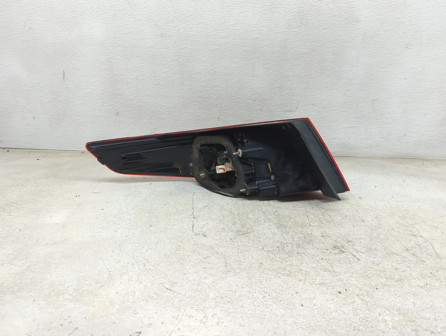 1999 Chevrolet Express 2500 Tail Light Assembly Passenger Right OEM Fits OEM Used Auto Parts - Oemusedautoparts1.com