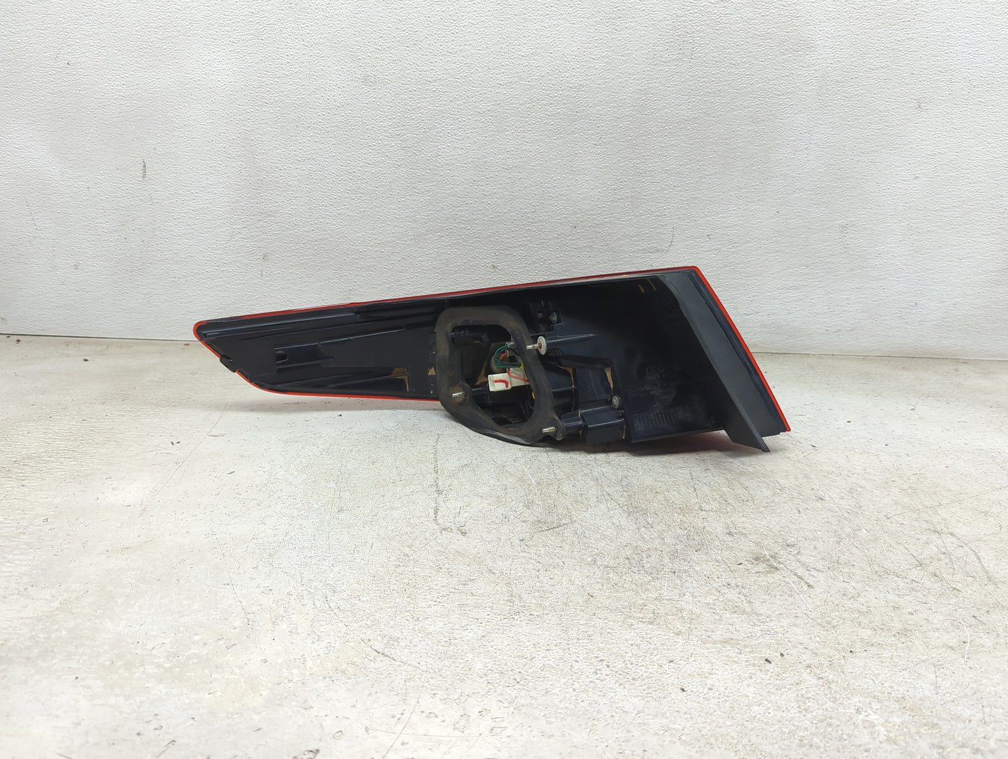1999 Chevrolet Express 2500 Tail Light Assembly Passenger Right OEM Fits OEM Used Auto Parts - Oemusedautoparts1.com