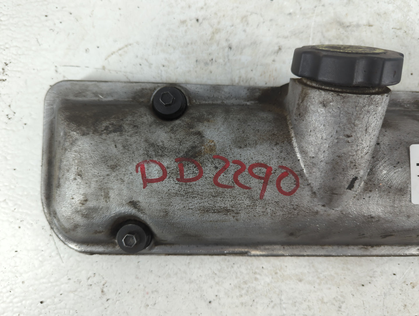 1999 Chevrolet Malibu Driver Left Cylinder Head Valve Cover P/N:24504671 24504669 Fits OEM Used Auto Parts - Oemusedautopart