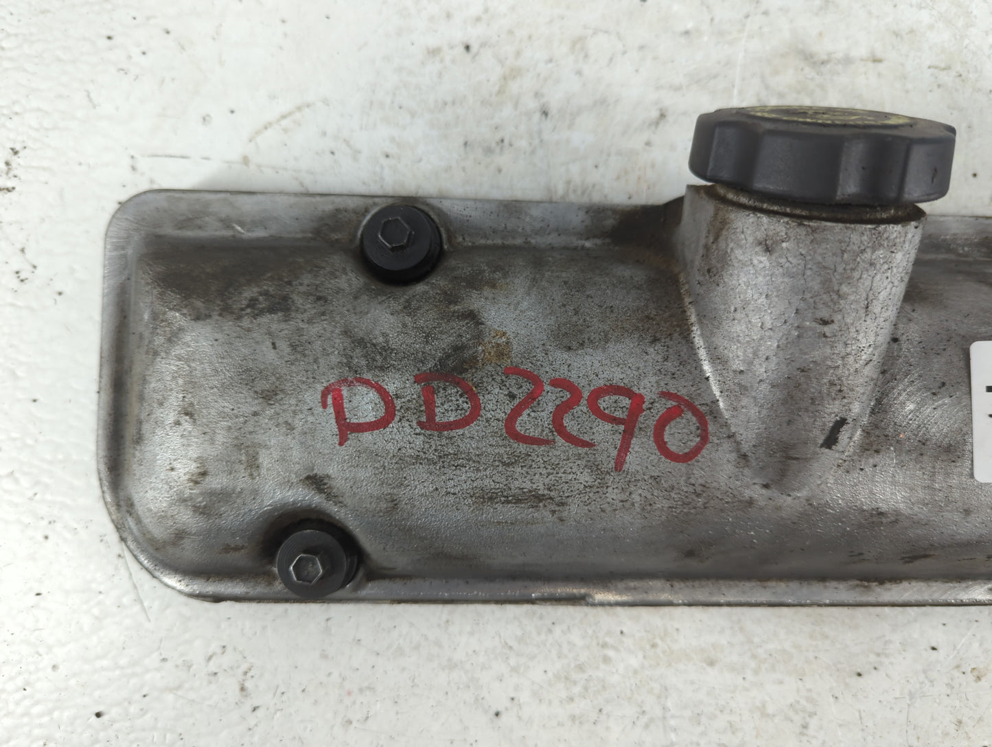 1999 Chevrolet Malibu Driver Left Cylinder Head Valve Cover P/N:24504671 24504669 Fits OEM Used Auto Parts - Oemusedautopart