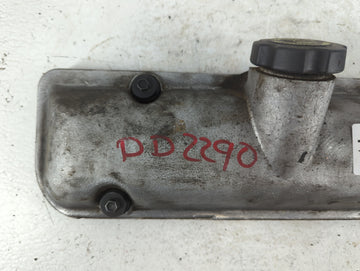 1999 Chevrolet Malibu Driver Left Cylinder Head Valve Cover P/N:24504671 24504669 Fits OEM Used Auto Parts