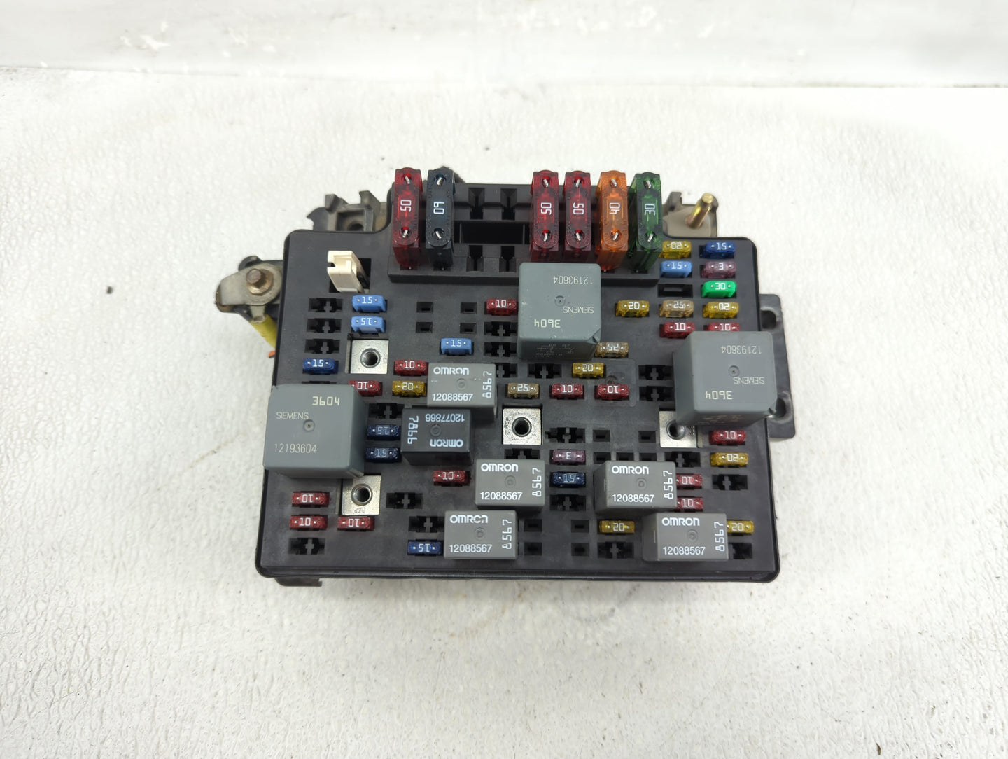 1999 Chevrolet S10 Fusebox Fuse Box Panel Relay Module P/N:15328925 Fits OEM Used Auto Parts - Oemusedautoparts1.com