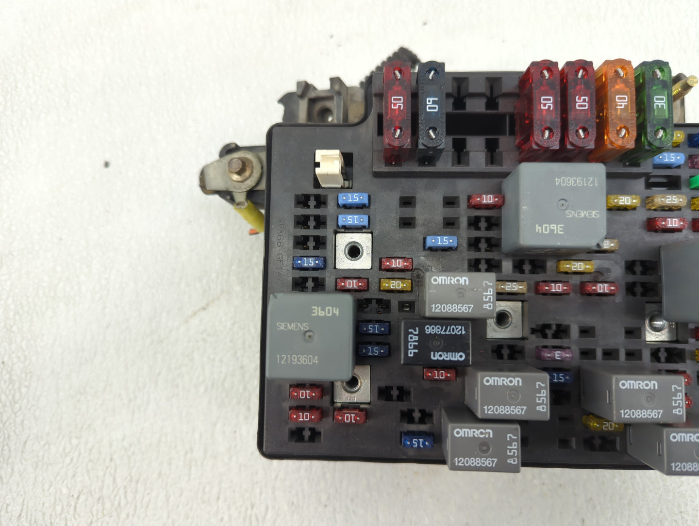 1999 Chevrolet S10 Fusebox Fuse Box Panel Relay Module P/N:15328925 Fits OEM Used Auto Parts - Oemusedautoparts1.com