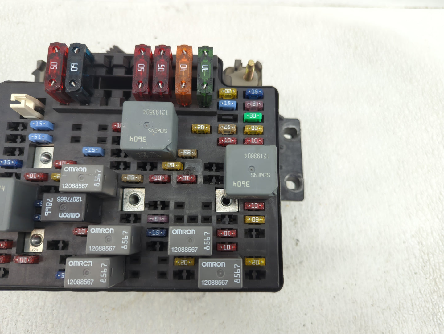 1999 Chevrolet S10 Fusebox Fuse Box Panel Relay Module P/N:15328925 Fits OEM Used Auto Parts - Oemusedautoparts1.com