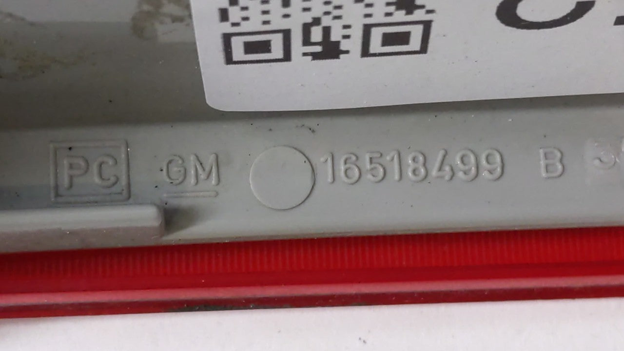 1999 Chevrolet S10 Tail Light Assembly Driver Left OEM P/N:16516093 16518499 Fits OEM Used Auto Parts - Oemusedautoparts1.co