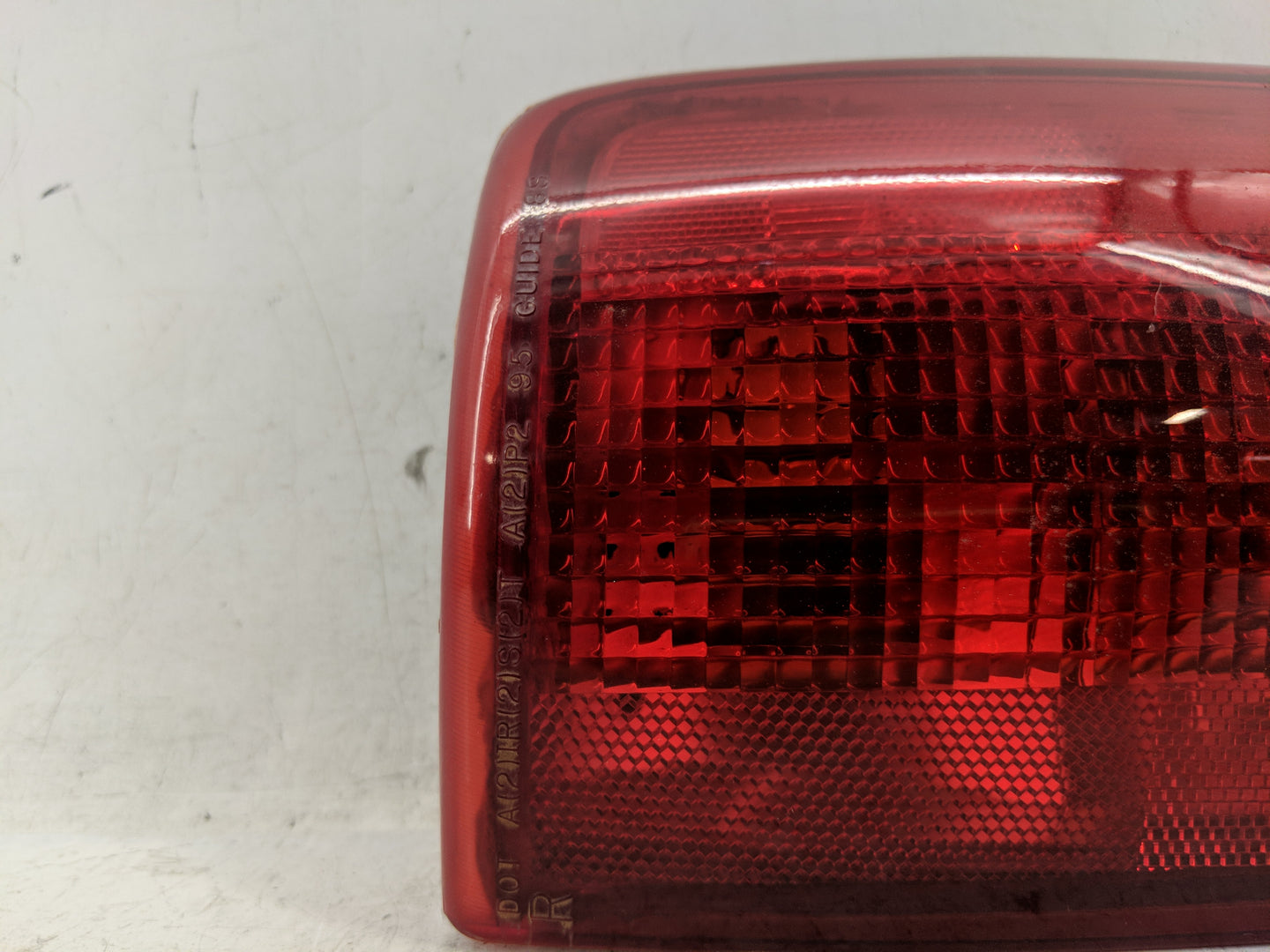 1999 Chevrolet S10 Blazer Tail Light Assembly Passenger Right OEM P/N:16518499 Fits OEM Used Auto Parts - Oemusedautoparts1.