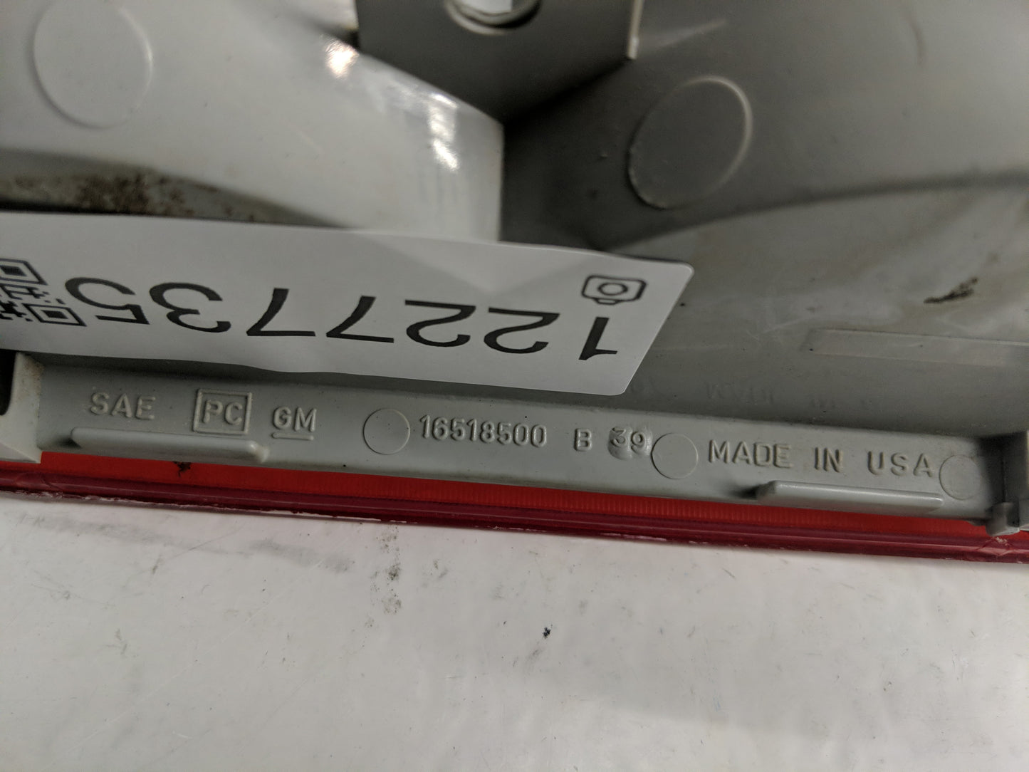 1999 Chevrolet S10 Blazer Tail Light Assembly Passenger Right OEM P/N:16518499 Fits OEM Used Auto Parts - Oemusedautoparts1.