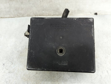 1999 Chevrolet S10 Blazer Fusebox Fuse Box Panel Relay Module P/N:15328910 03-0549 Fits OEM Used Auto Parts - Oemusedautopar