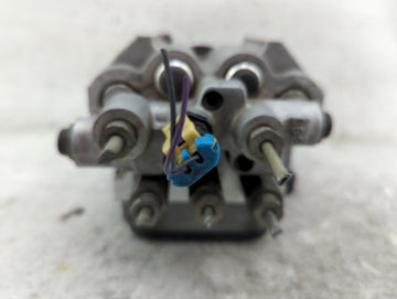 1999 Chevrolet S10 Blazer Anti-Lock Brake ABS Pump Module Actuator OEM P/N:12765501 Fits Fits 1998 OEM Used Auto Parts