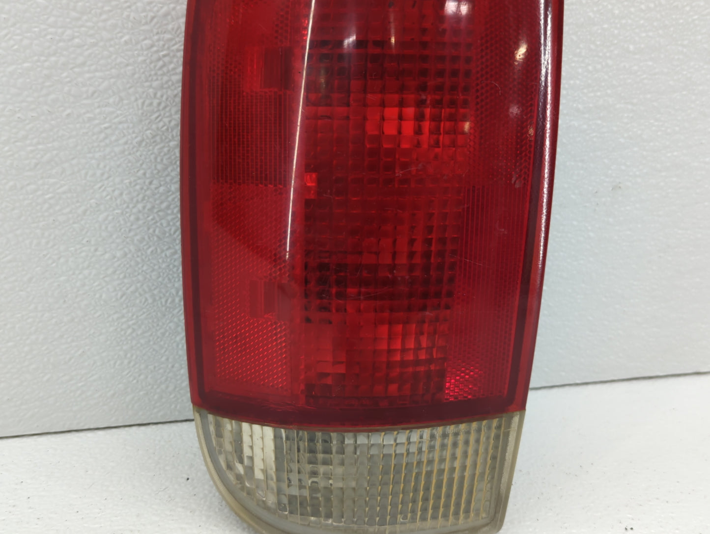 1999 Chevrolet S10 Blazer Tail Light Assembly Driver Left OEM P/N:16518499 Fits OEM Used Auto Parts - Oemusedautoparts1.com