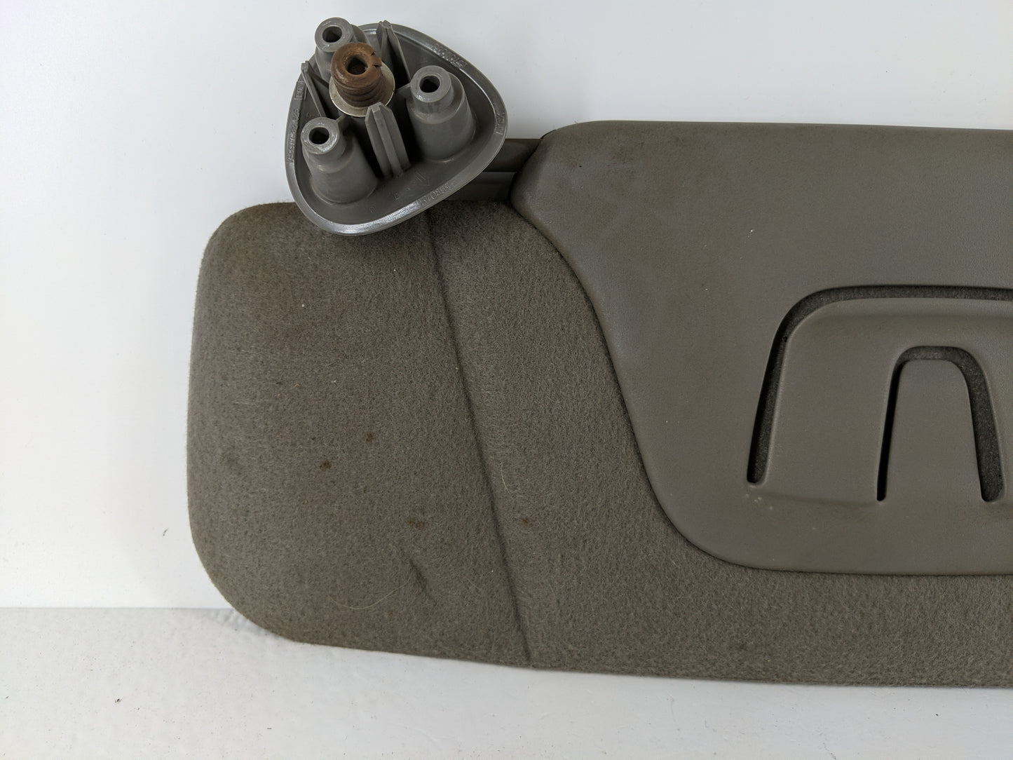 1999 Chevrolet Silverado 1500 Sun Visor Shade Replacement Driver Left Mirror Fits OEM Used Auto Parts - Oemusedautoparts1.co