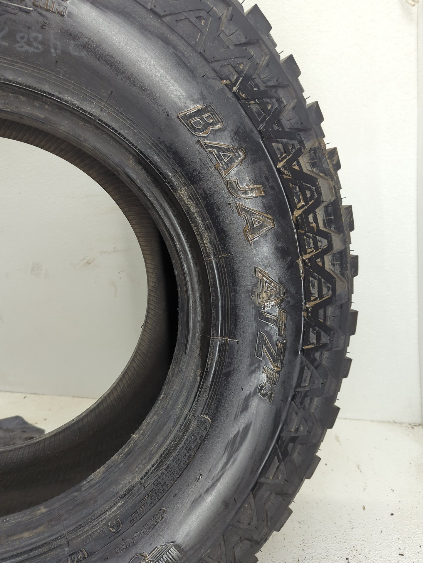 Used Tire LT305/70R16 MICKEY THOMPSON BAJA ATZ P3 124/121Q - Tread Depth 14/32 - Oemusedautoparts1.com