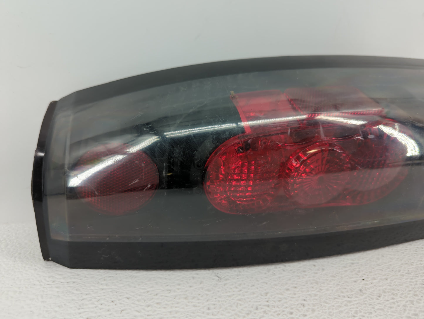 1995-1999 Chevrolet Suburban Tail Light Assembly Passenger Right OEM P/N:AI2RS2T Fits OEM Used Auto Parts - Oemusedautoparts