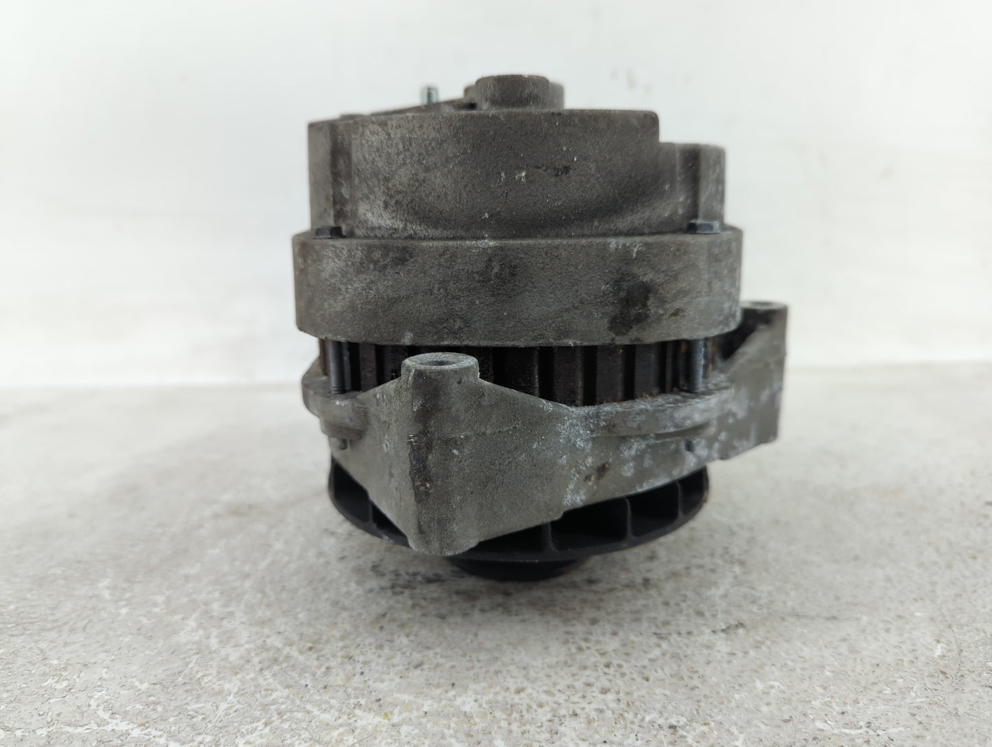 1996-1999 Chevrolet Suburban 1500 Alternator Replacement Generator Charging Assembly Engine OEM Fits Fits 1996 1997 1998 199