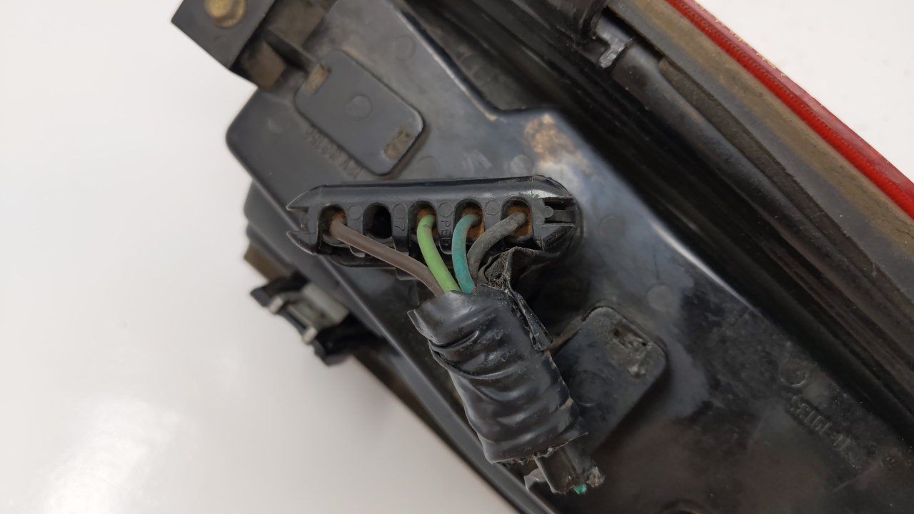 1999 Chevrolet Suburban 1500 Tail Light Assembly Driver Left OEM P/N:AI2RS2T Fits OEM Used Auto Parts - Oemusedautoparts1.co