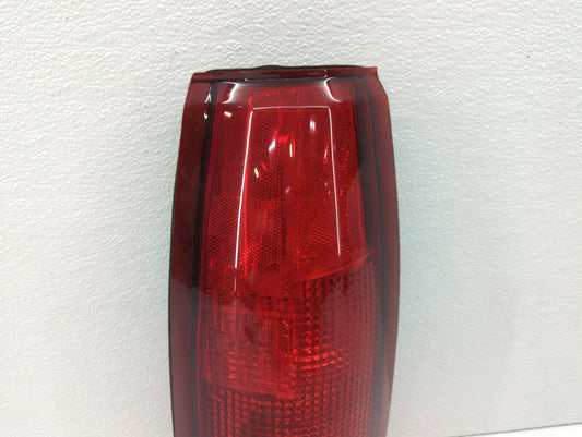 1995-1999 Chevrolet Suburban 1500 Tail Light Assembly Driver Left OEM P/N:11-1914-00-1N SK3811-C-1 Fits OEM Used Auto Parts