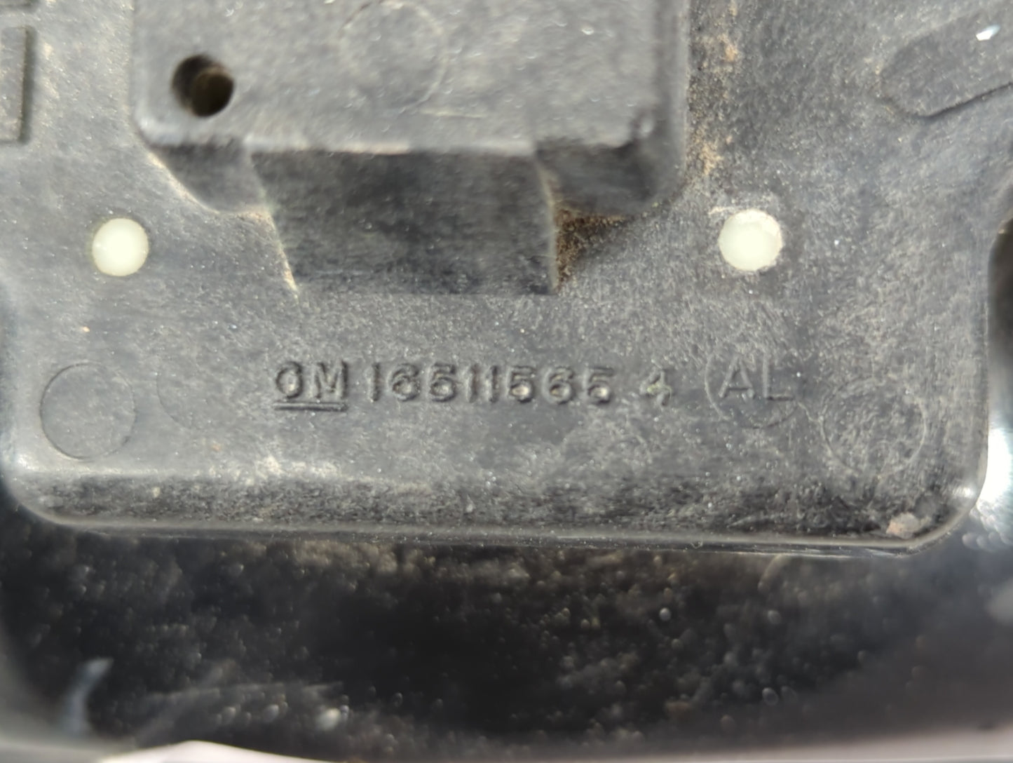 1995-1999 Chevrolet Suburban 1500 Tail Light Assembly Driver Left OEM P/N:11-1914-00-1N SK3811-C-1 Fits OEM Used Auto Parts 