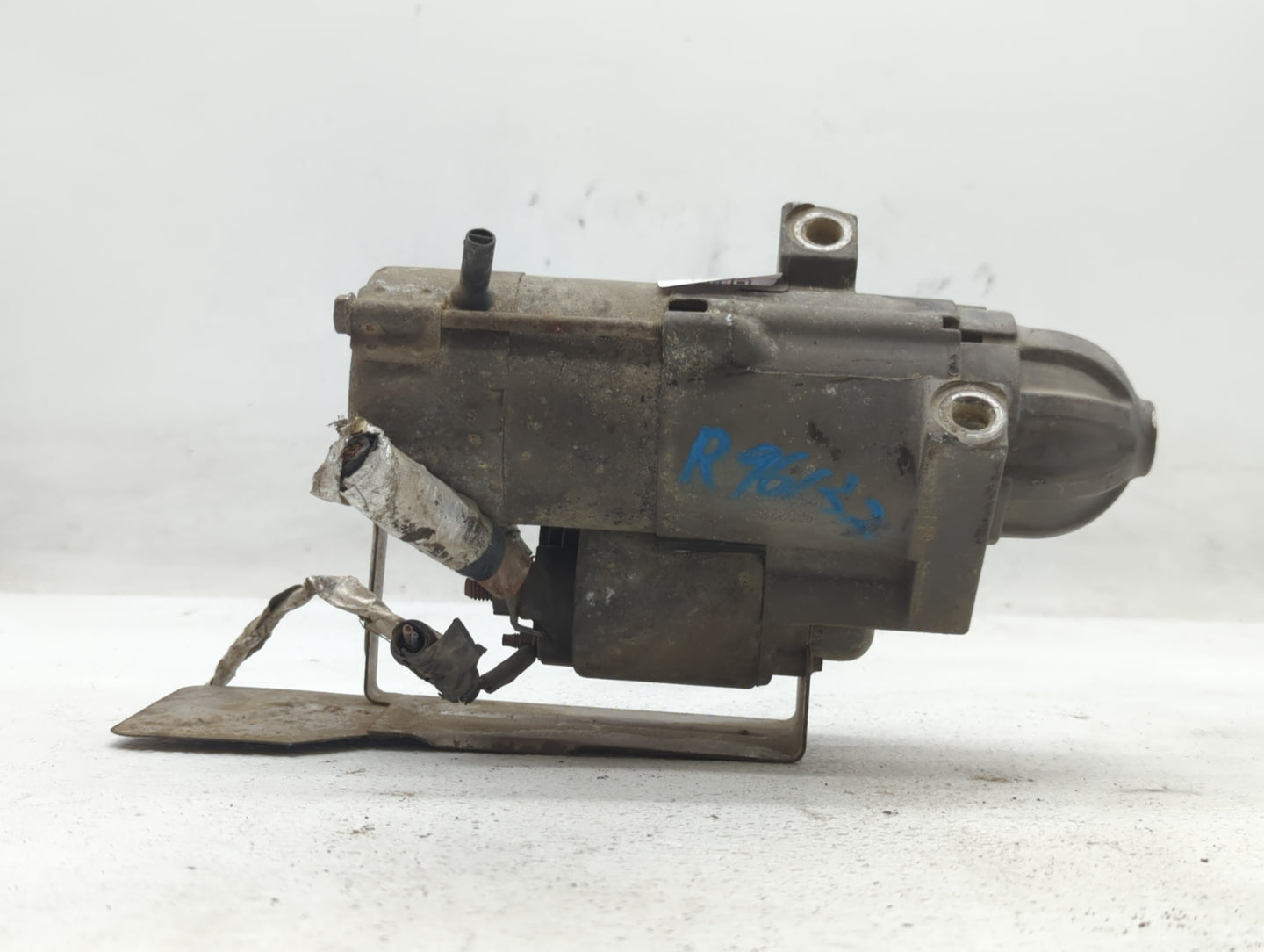 1999 Chevrolet Suburban 2500 Car Starter Motor Solenoid OEM Fits Fits 1995 1996 1997 1998 2000 OEM Used Auto Parts - Oemused