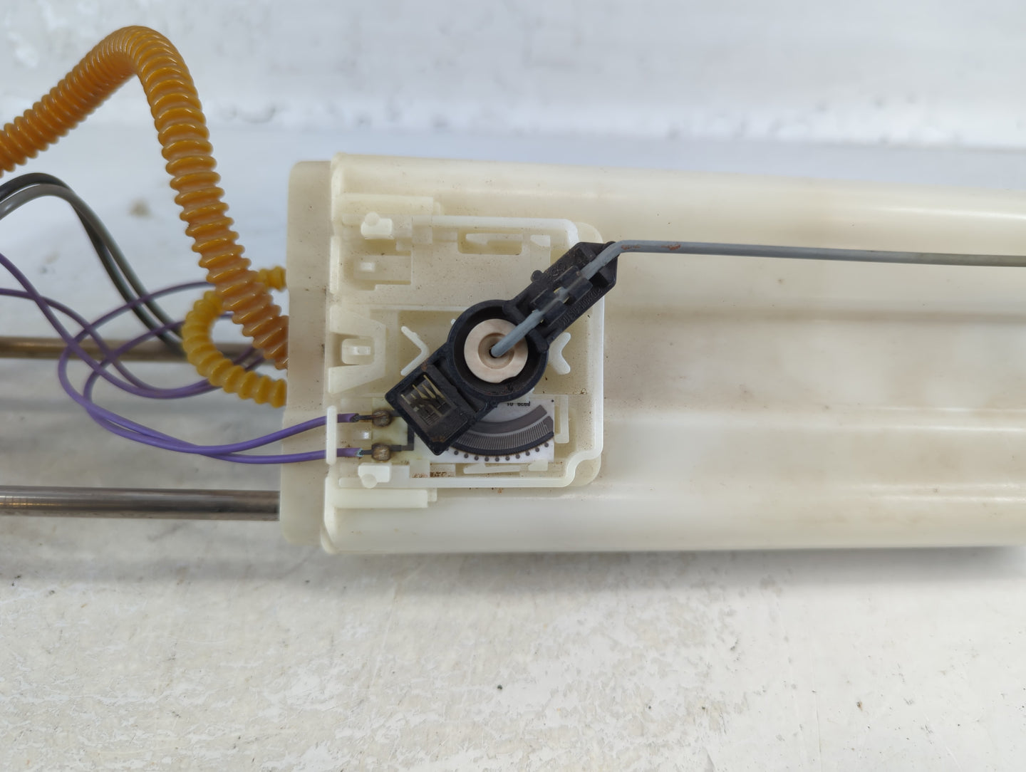 1999 Chevrolet Suburban 2500 Electrical Gas Fuel Pump Assembly - Oemusedautoparts1.com