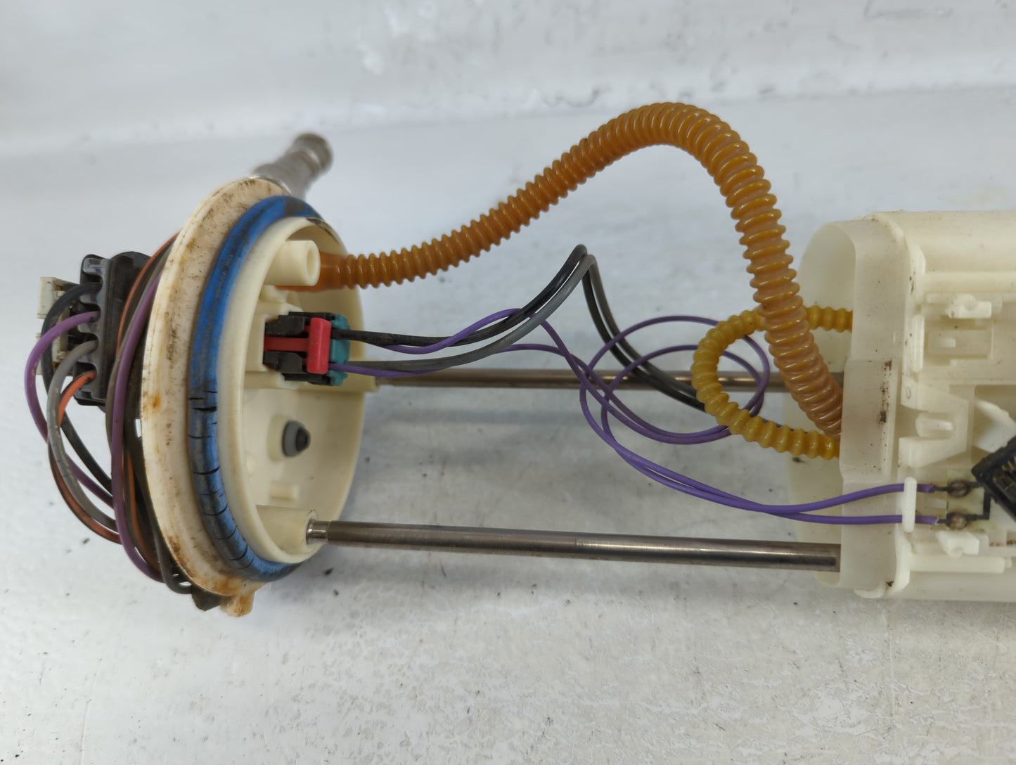 1999 Chevrolet Suburban 2500 Electrical Gas Fuel Pump Assembly - Oemusedautoparts1.com